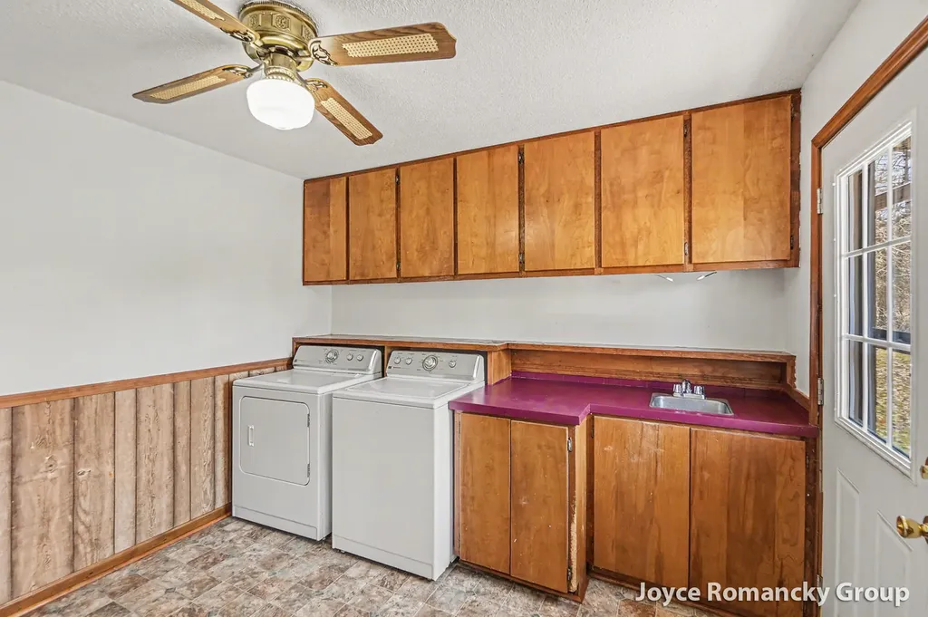 11235 W Broomfield Road Broomfield Township MI 49340