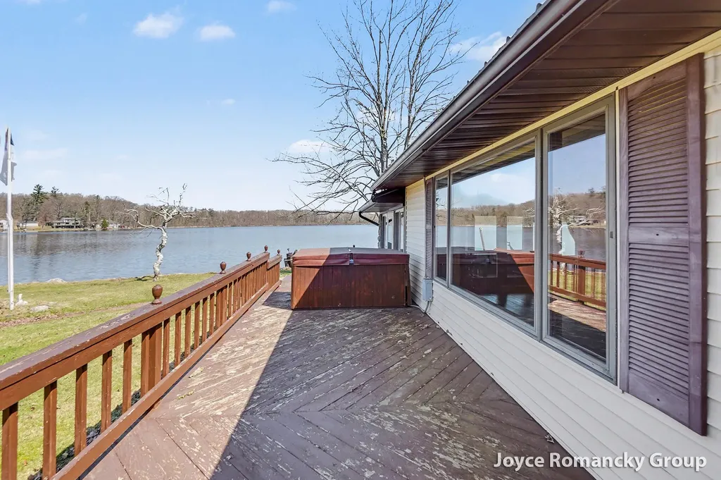 11235 W Broomfield Road Broomfield Township MI 49340
