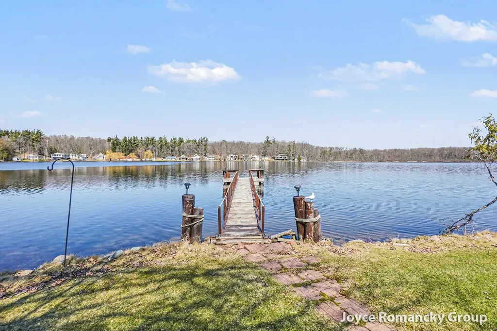 11235 W Broomfield Road Broomfield Township MI 49340