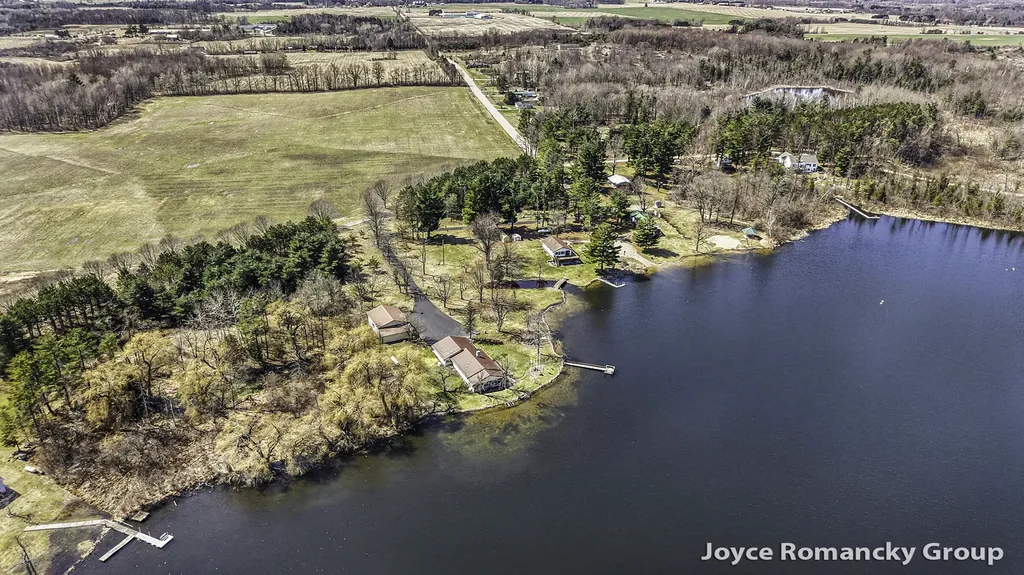 11235 W Broomfield Road Broomfield Township MI 49340