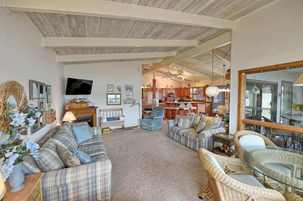 9471 Peninsula Drive Morton Township MI 49332