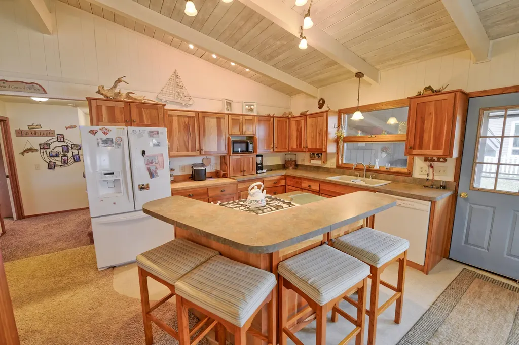 9471 Peninsula Drive Morton Township MI 49332