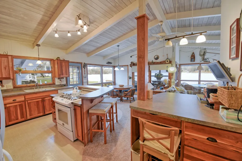 9471 Peninsula Drive Morton Township MI 49332