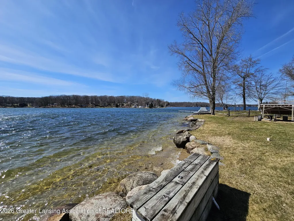 9471 Peninsula Drive Morton Township MI 49332