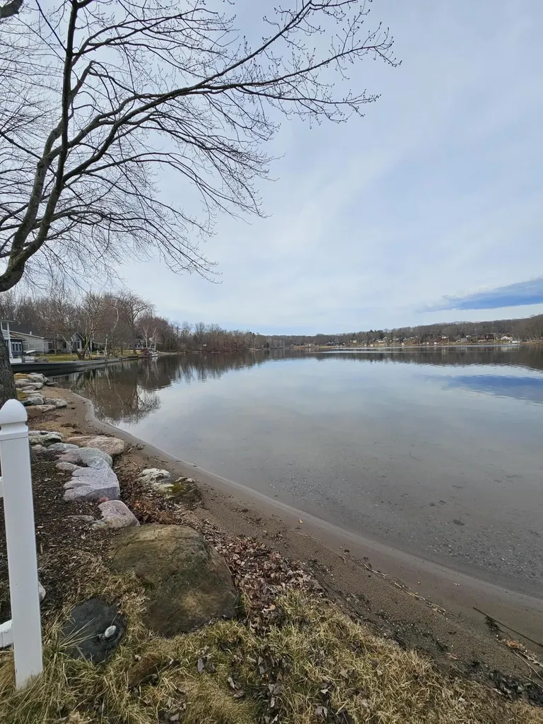 9471 Peninsula Drive Morton Township MI 49332