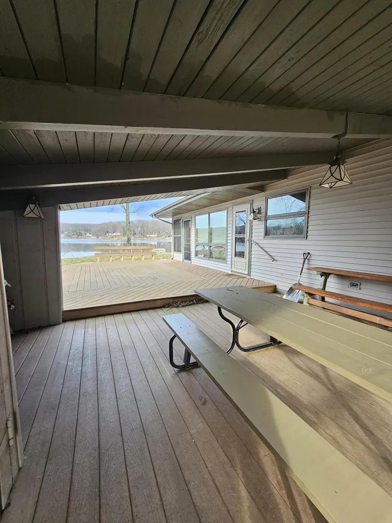 9471 Peninsula Drive Morton Township MI 49332