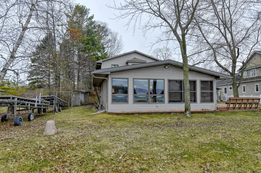 9471 Peninsula Drive Morton Township MI 49332