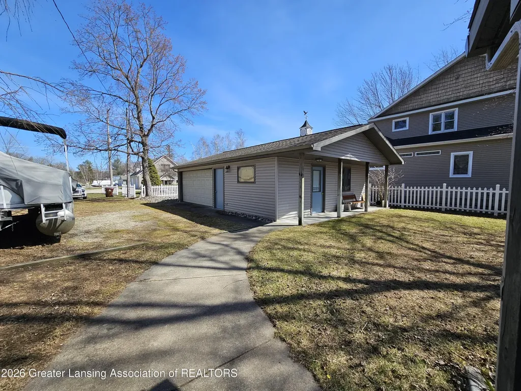 9471 Peninsula Drive Morton Township MI 49332
