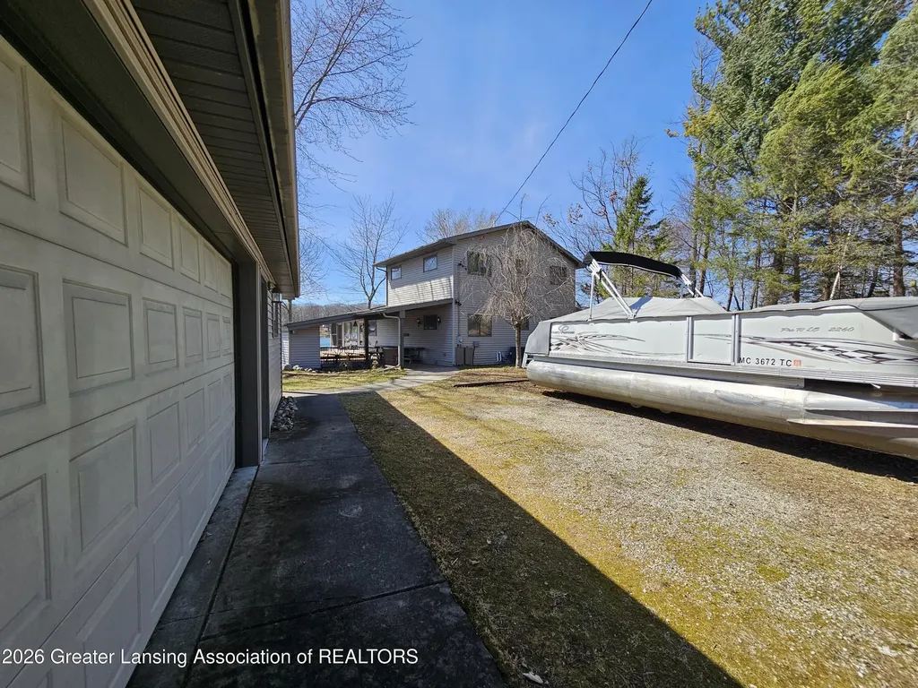 9471 Peninsula Drive Morton Township MI 49332