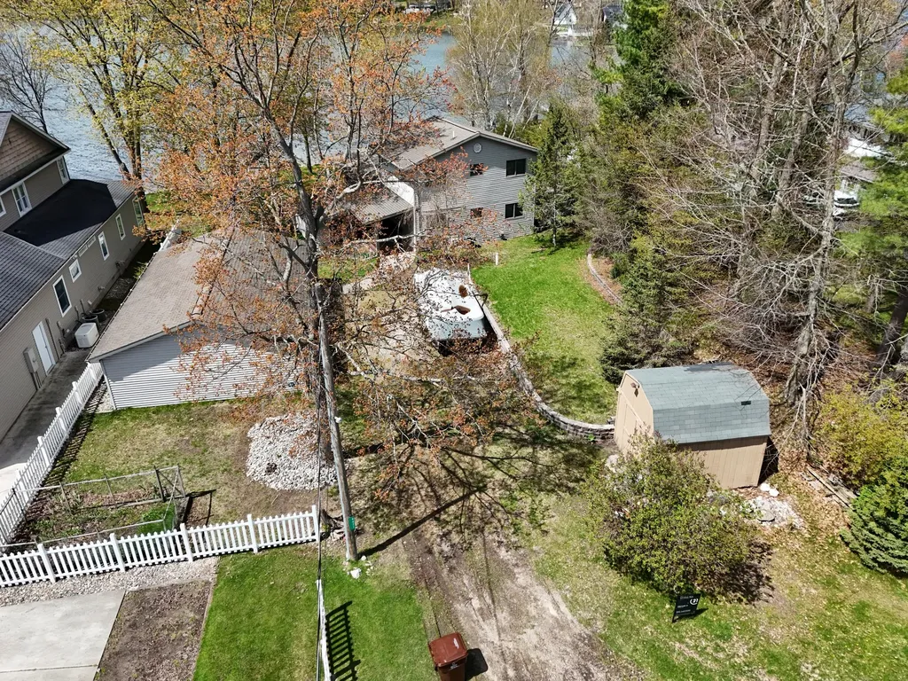 9471 Peninsula Drive Morton Township MI 49332