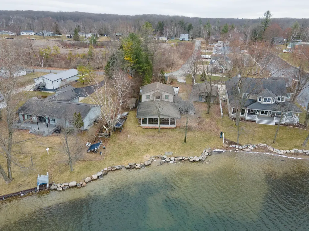 9471 Peninsula Drive Morton Township MI 49332