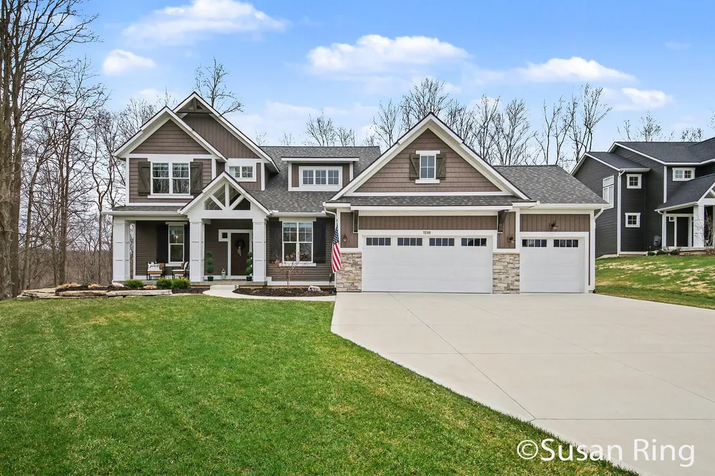 7290 Crossridge Drive SE Cascade Charter Township MI 49512
