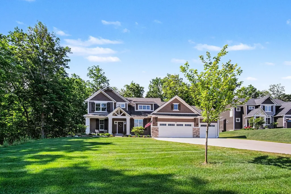 7290 Crossridge Drive SE Cascade Charter Township MI 49512
