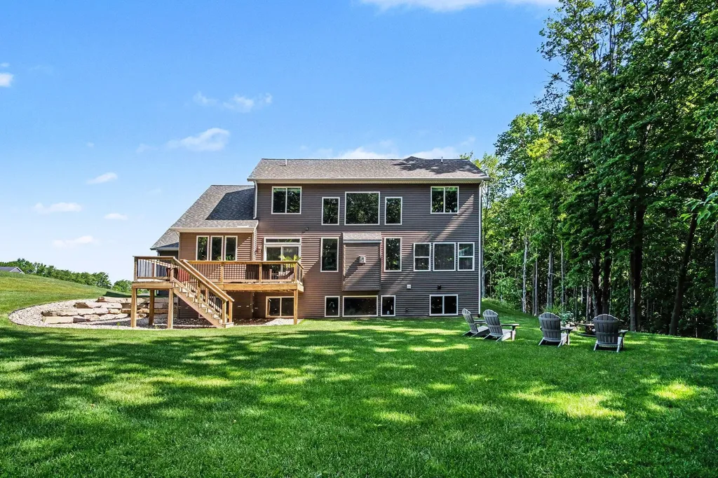 7290 Crossridge Drive SE Cascade Charter Township MI 49512