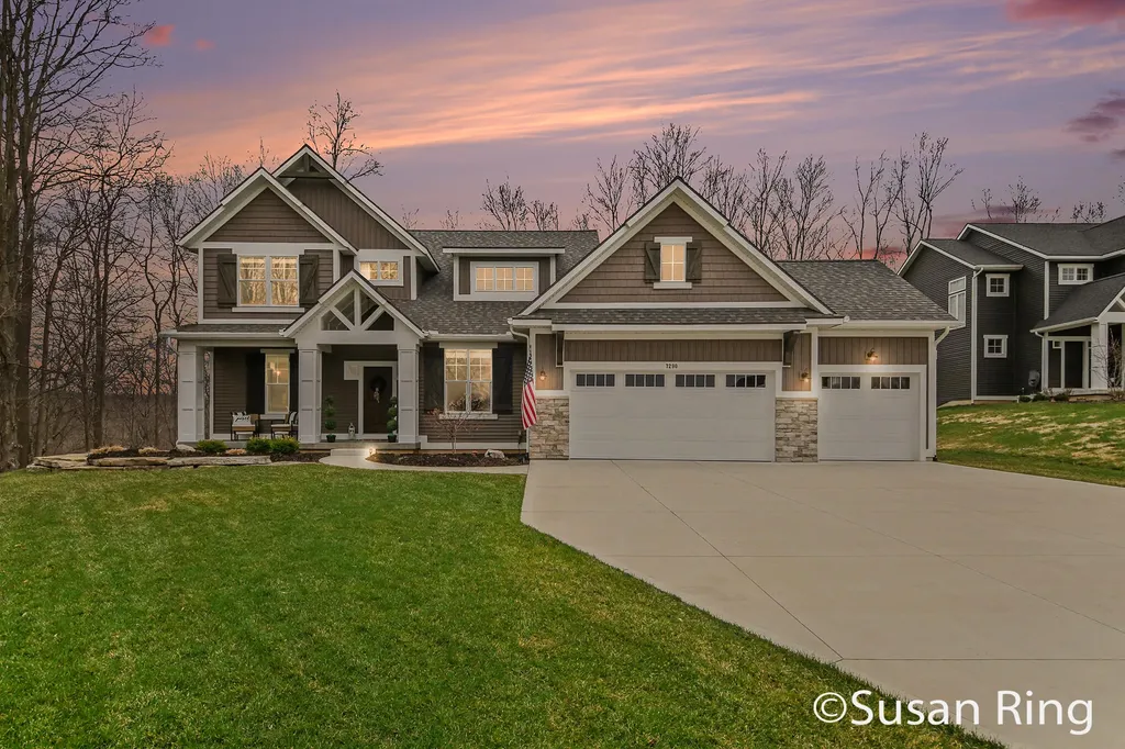 7290 Crossridge Drive SE Cascade Charter Township MI 49512