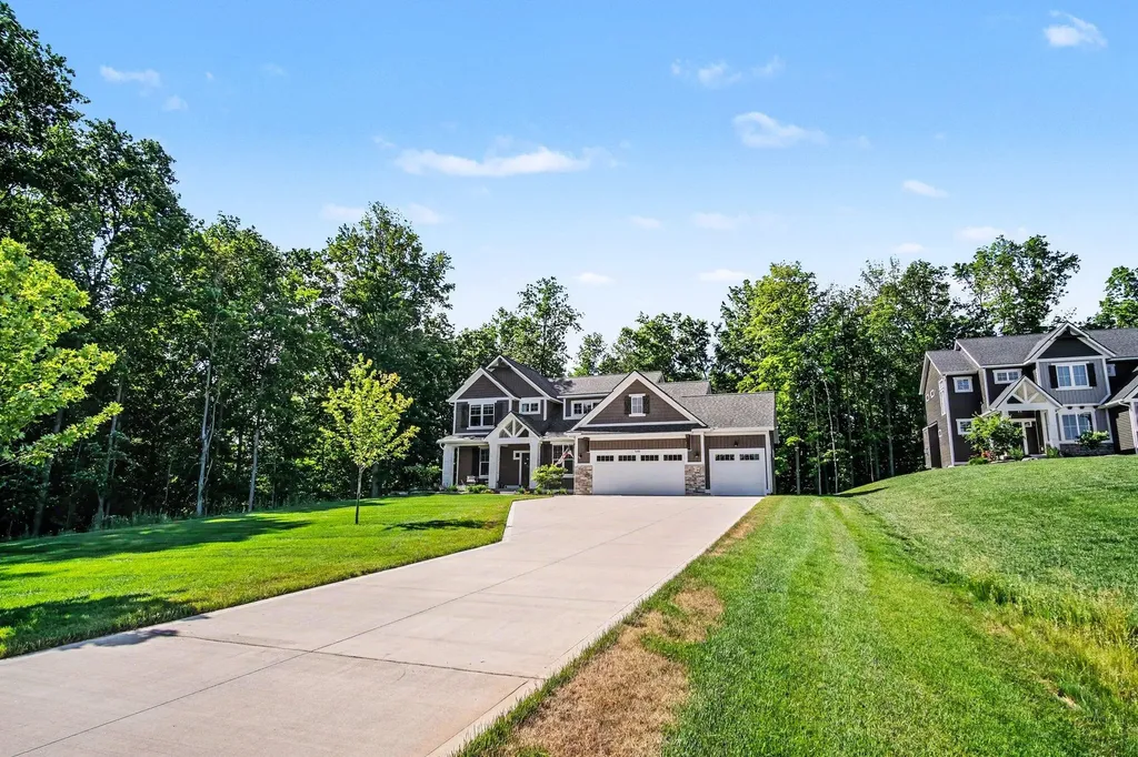 7290 Crossridge Drive SE Cascade Charter Township MI 49512