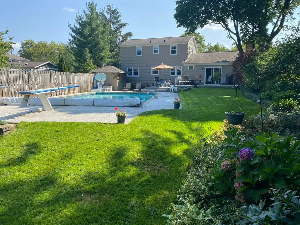 2211 Ridgewood Avenue SE Grand Rapids City MI 49546