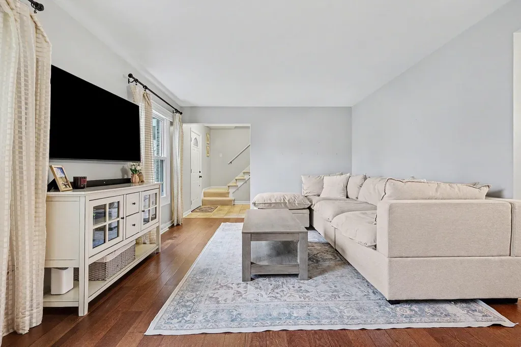 2211 Ridgewood Avenue SE Grand Rapids City MI 49546