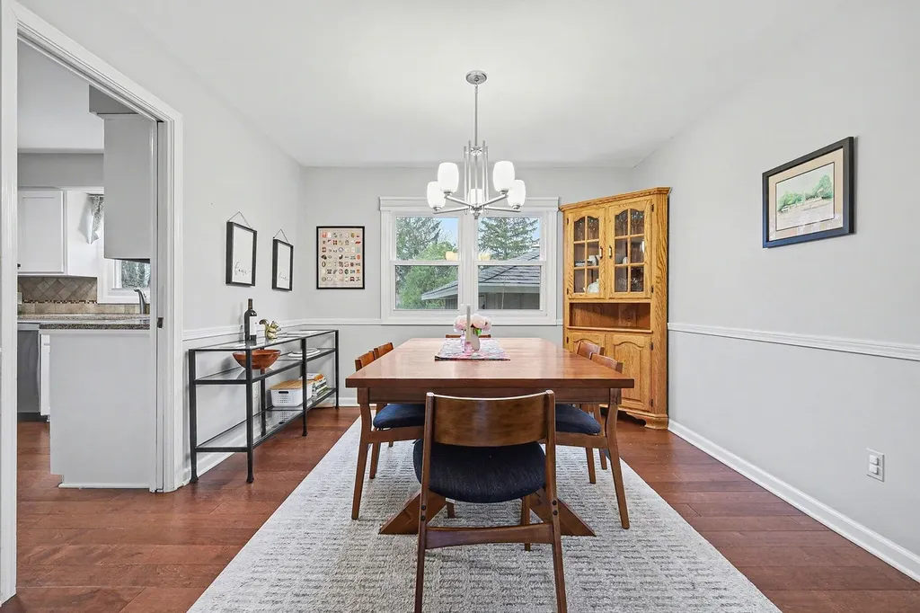 2211 Ridgewood Avenue SE Grand Rapids City MI 49546