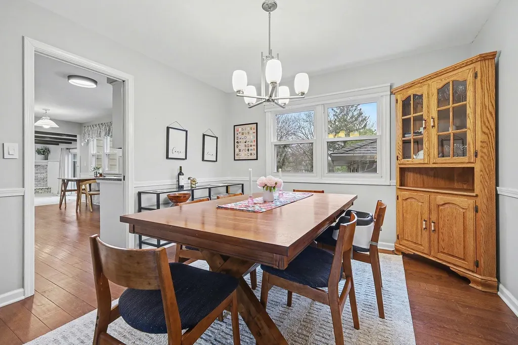 2211 Ridgewood Avenue SE Grand Rapids City MI 49546