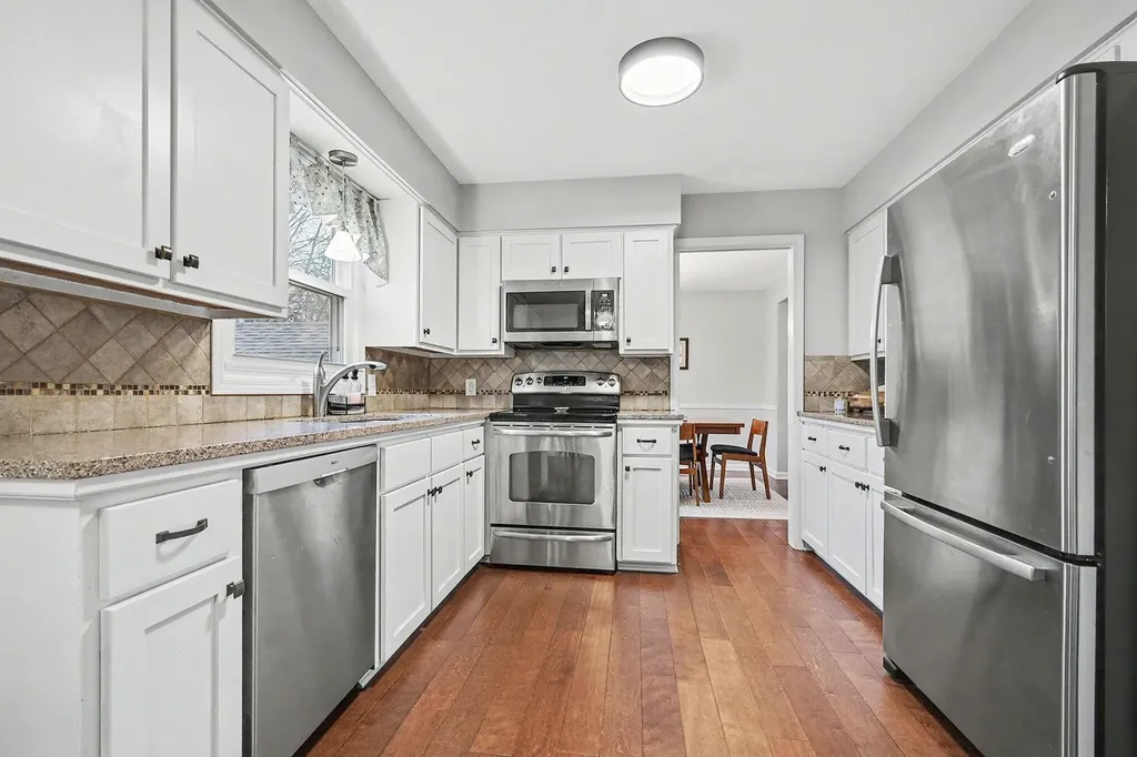 2211 Ridgewood Avenue SE Grand Rapids City MI 49546
