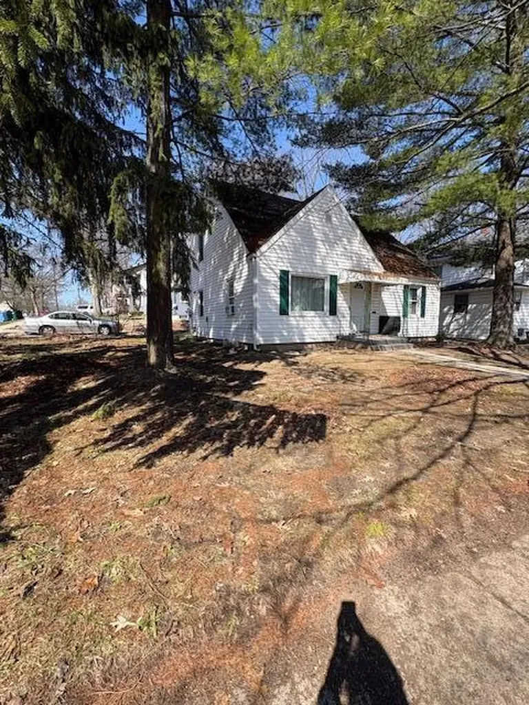520 S Holmes Lansing City MI 48912