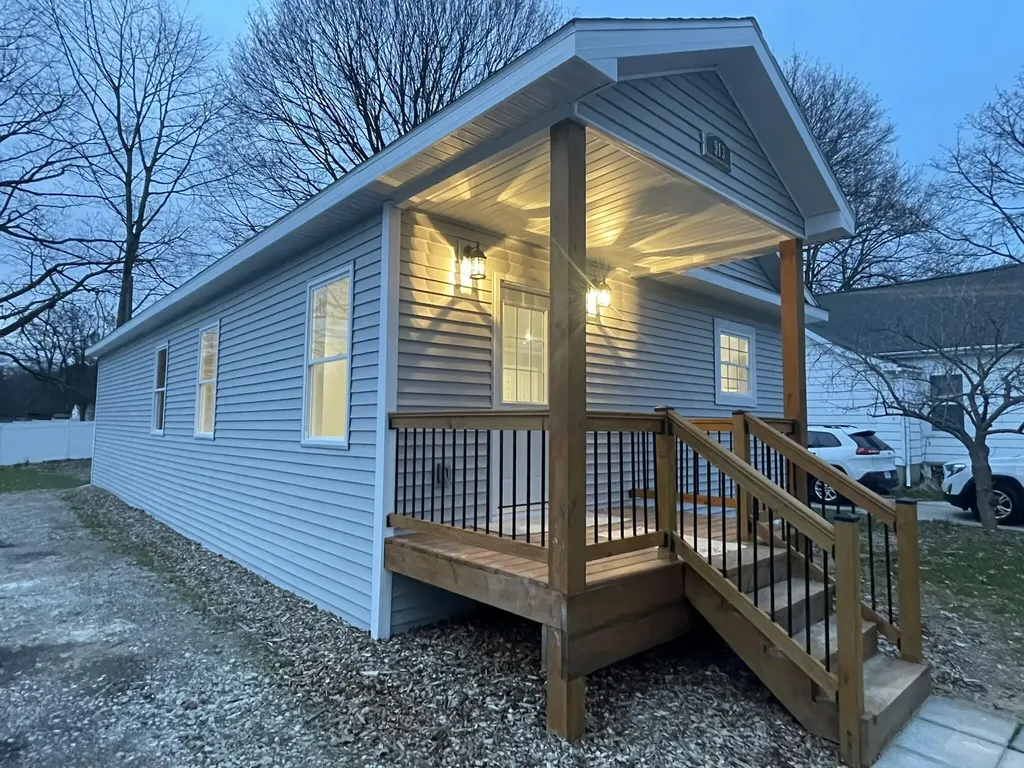 913 Pine Avenue Alma City MI 48801