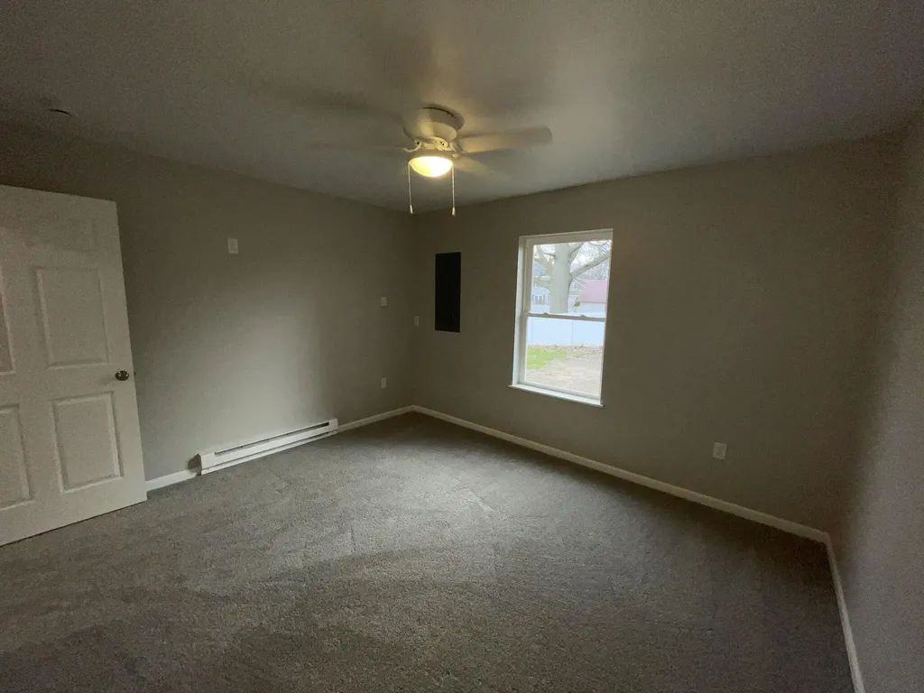 913 Pine Avenue Alma City MI 48801