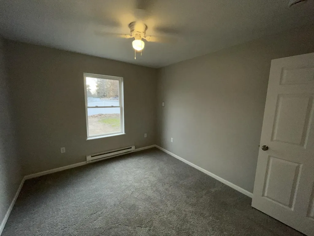 913 Pine Avenue Alma City MI 48801