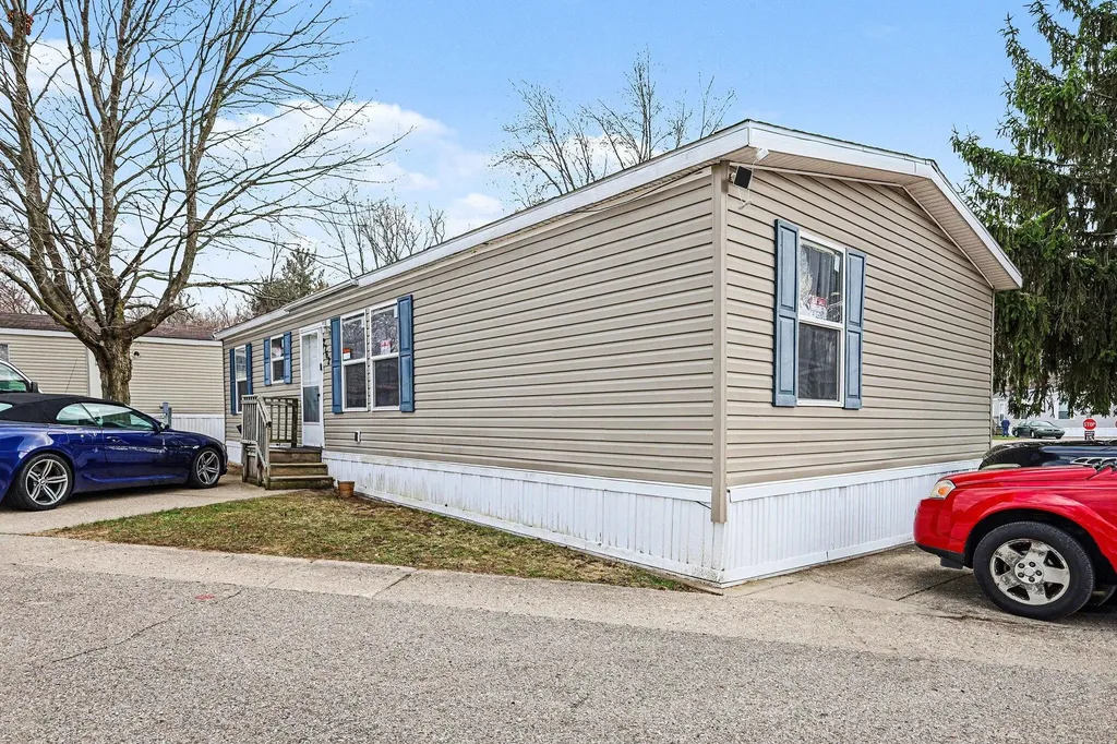 2762 Regina Street SW Wyoming City MI 49519