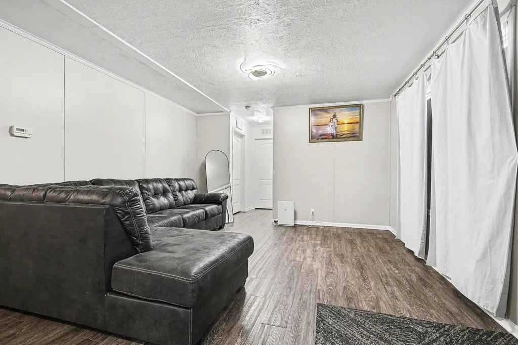 2762 Regina Street SW Wyoming City MI 49519