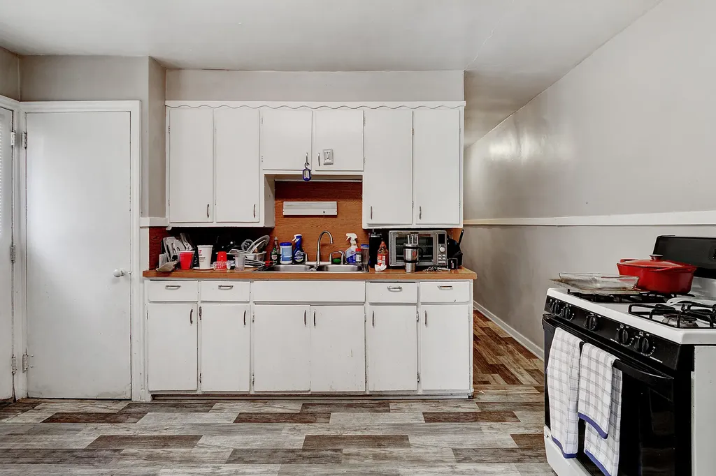 1714 Eastern Avenue SE Grand Rapids City MI 49507