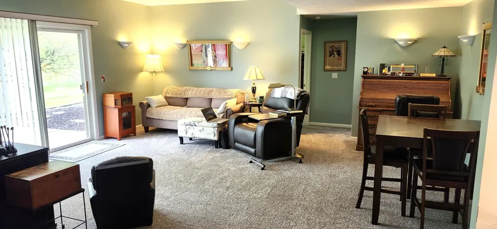 1698 Oakleigh Woods Drive NW Grand Rapids City MI 49504