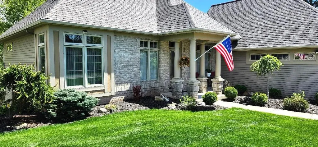 1698 Oakleigh Woods Drive NW Grand Rapids City MI 49504