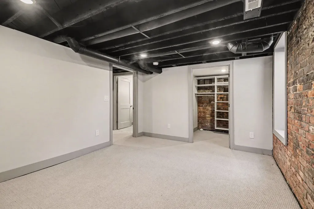 691 W Alexandrine Street Detroit City MI 48201