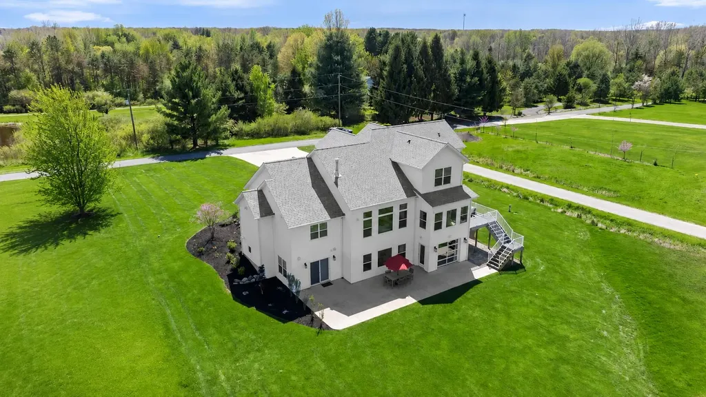 8115 Hanna Lake Avenue SE Gaines Charter Township MI 49316