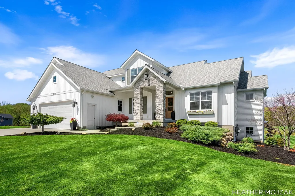8115 Hanna Lake Avenue SE Gaines Charter Township MI 49316