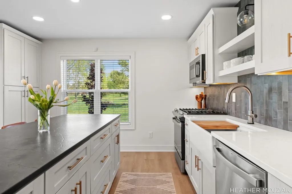 8115 Hanna Lake Avenue SE Gaines Charter Township MI 49316