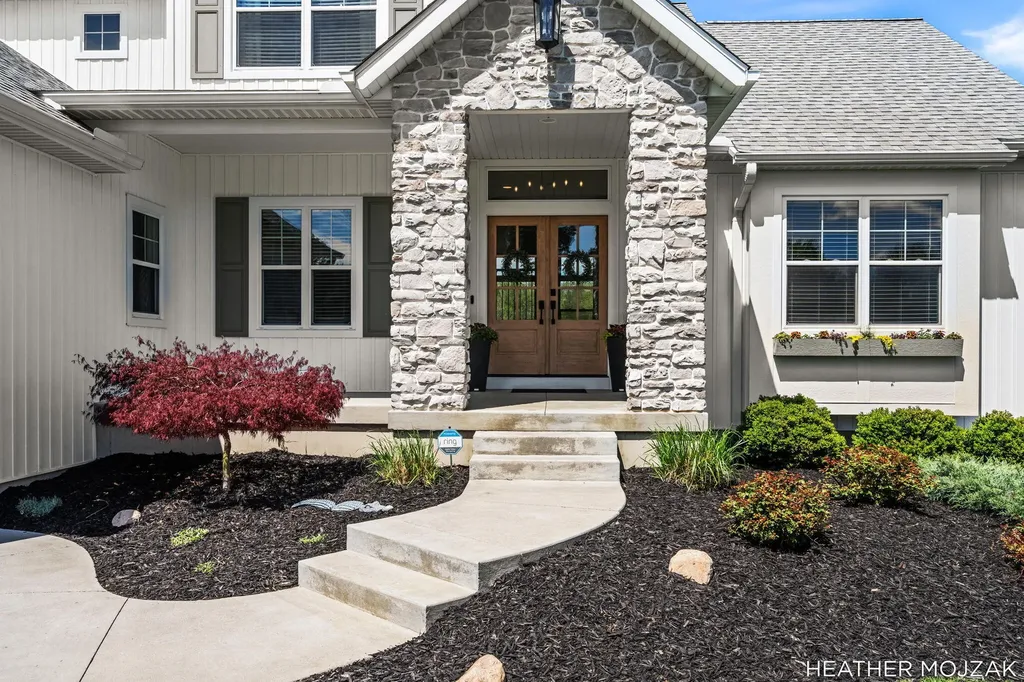 8115 Hanna Lake Avenue SE Gaines Charter Township MI 49316