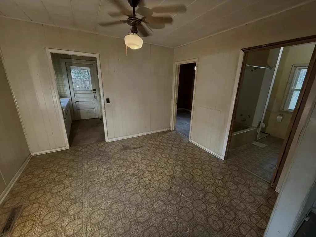 2856 Longstreet Avenue SW Wyoming City MI 49509