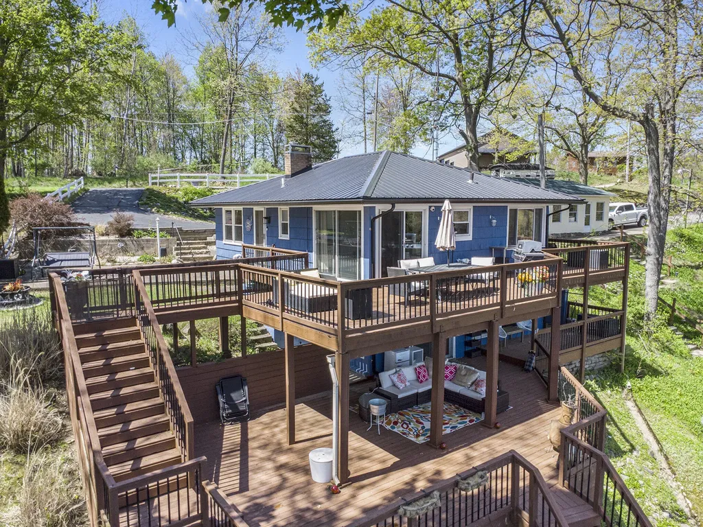 13872 Fineview Bluff Drive Johnstown Township MI 49017