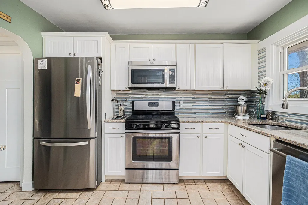13872 Fineview Bluff Drive Johnstown Township MI 49017
