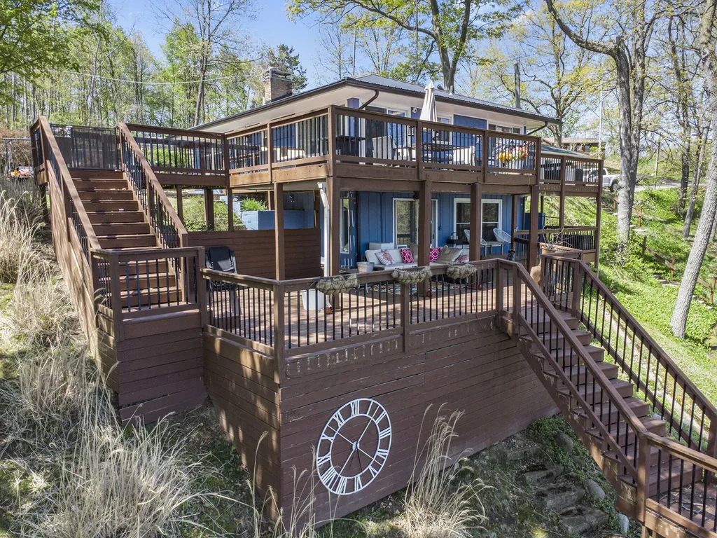 13872 Fineview Bluff Drive Johnstown Township MI 49017