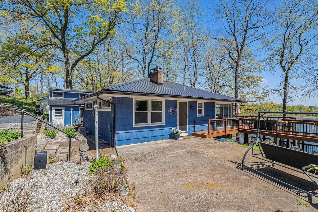 13872 Fineview Bluff Drive Johnstown Township MI 49017