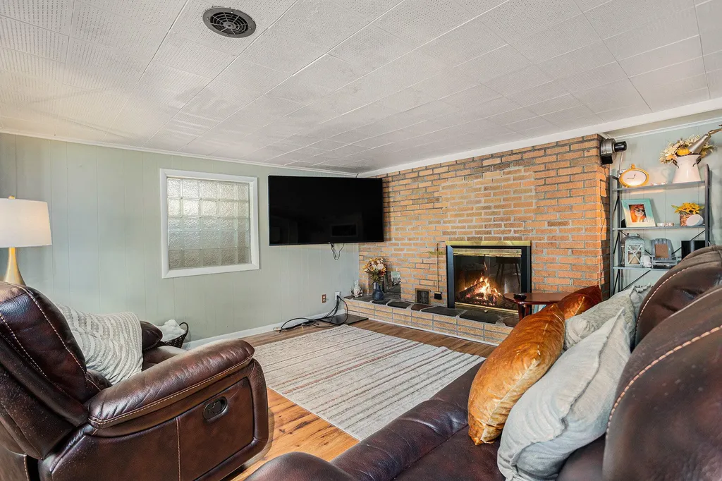 13872 Fineview Bluff Drive Johnstown Township MI 49017