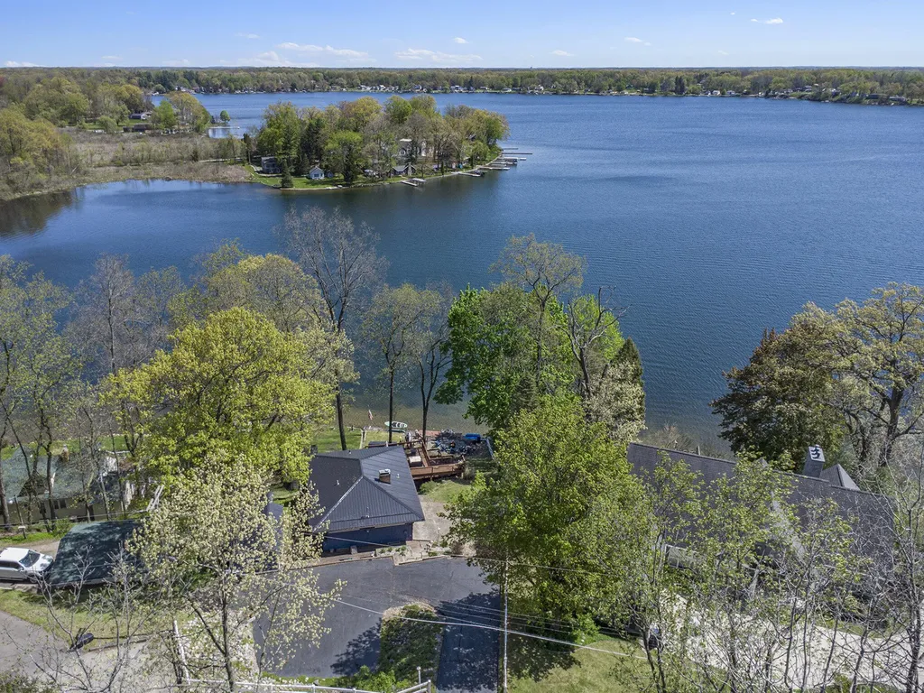 13872 Fineview Bluff Drive Johnstown Township MI 49017