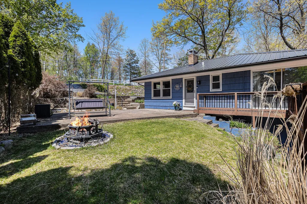 13872 Fineview Bluff Drive Johnstown Township MI 49017