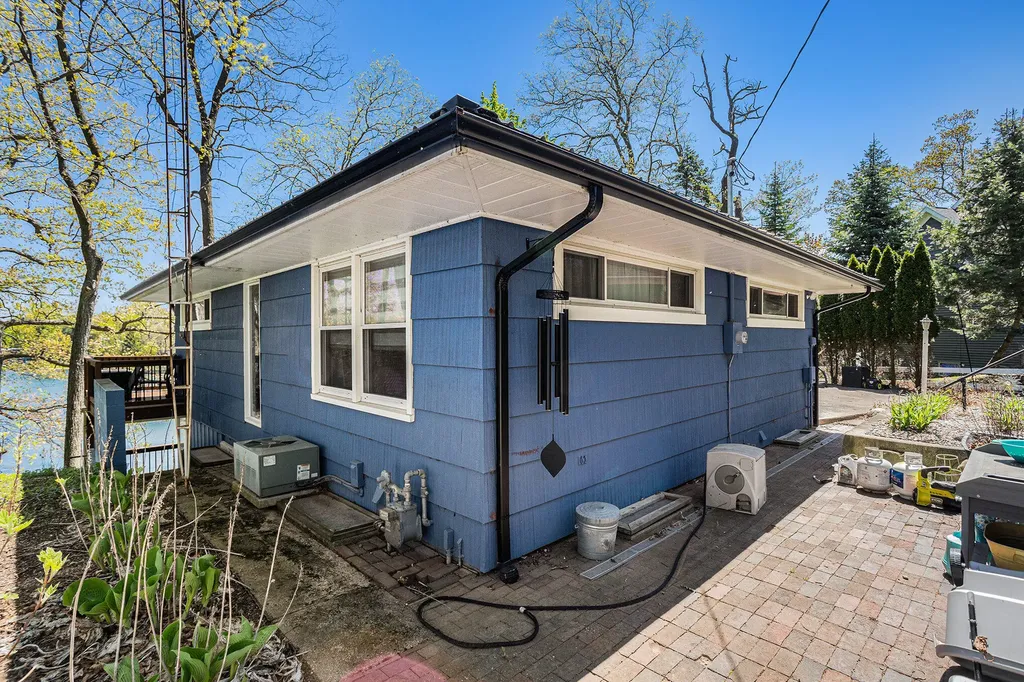 13872 Fineview Bluff Drive Johnstown Township MI 49017