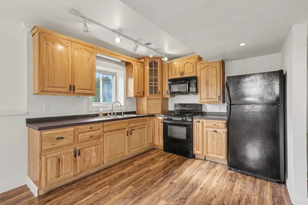 1438 S Satterlee Road Montcalm Township MI 49326