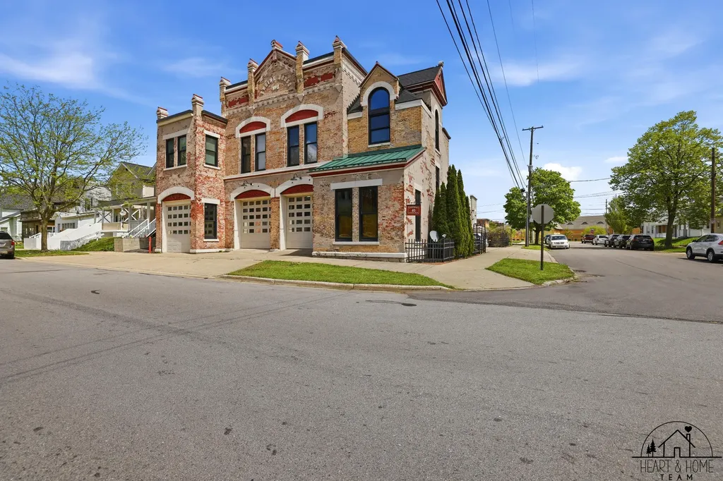 40 Lexington Avenue NW Grand Rapids City MI 49504